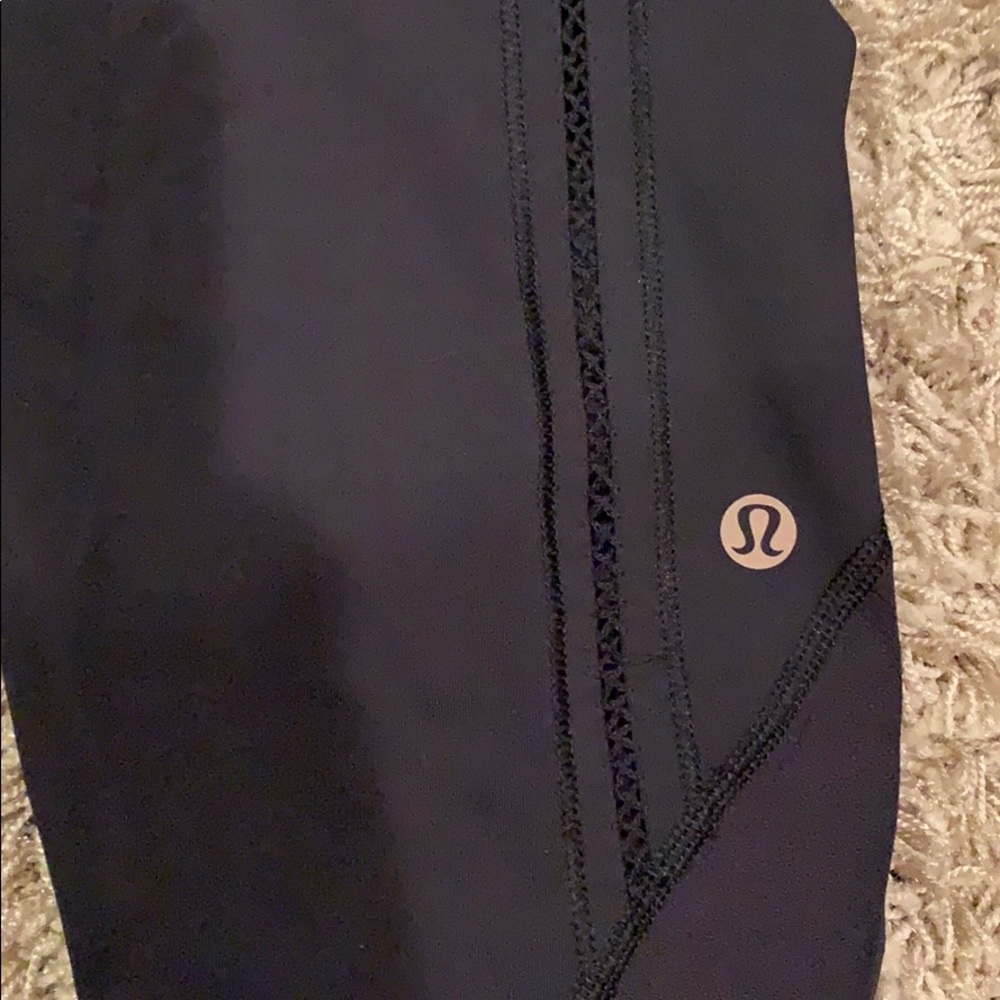 Lululemon Black Mesh & Net Crop Size 6 - image 2